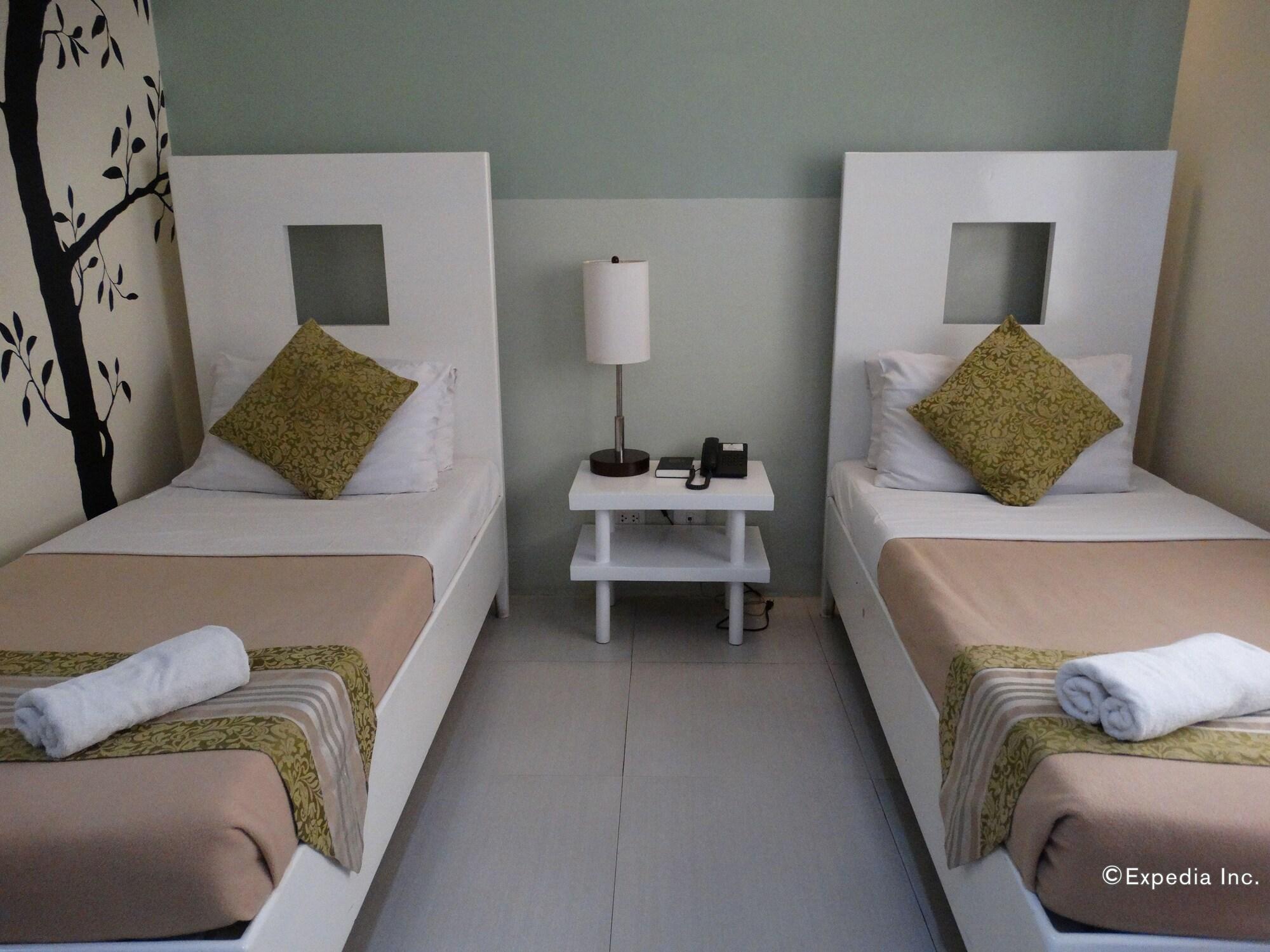 Empire Suites Hotel Puerto Princesa Dış mekan fotoğraf